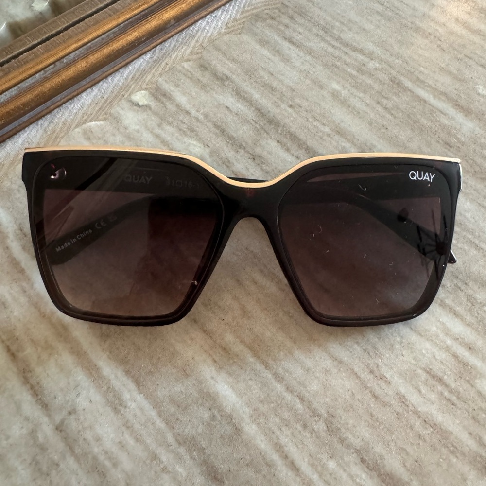 QUAY Level Up Sunglasses Brown with Gold 148
